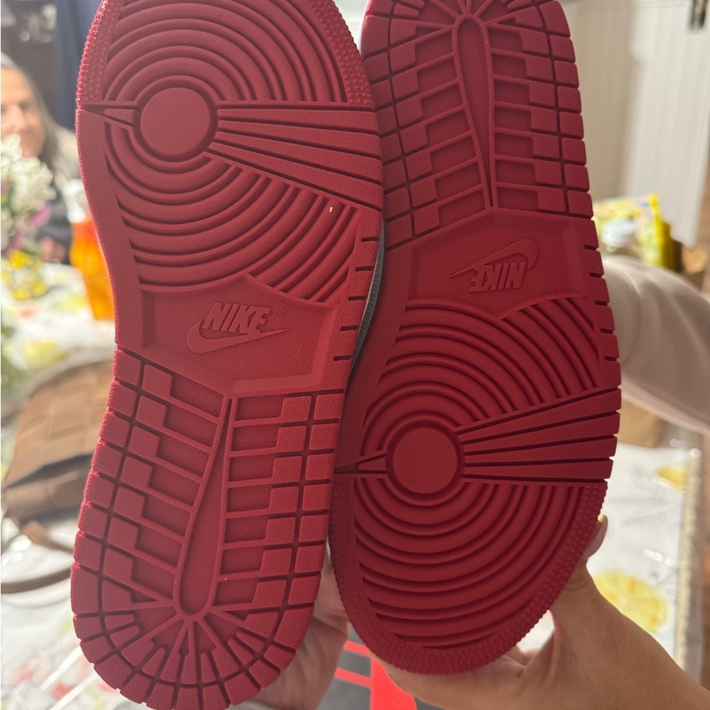 Nike Air Jordan 1 Retro High OG Sneakers - Picture 4 of 5